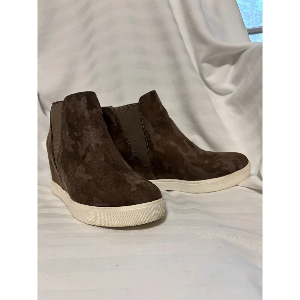 Coconuts by Matisse Womens‎ Wedge Sneaker Brown Camo Ankle Bootie Size 10M